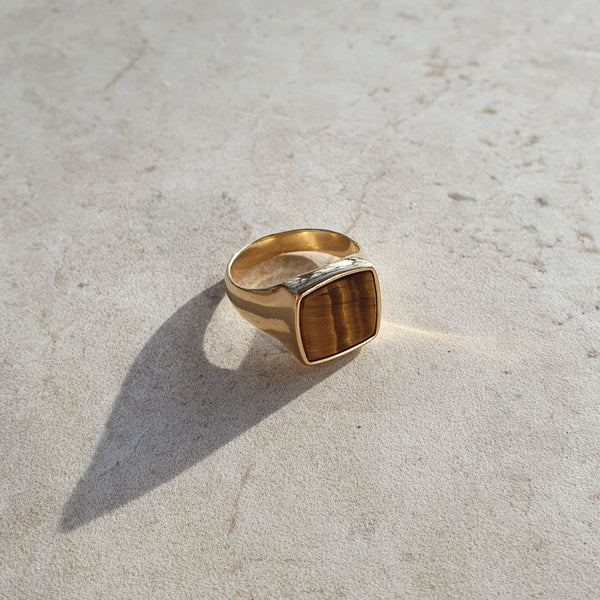 Eye signet ring sales