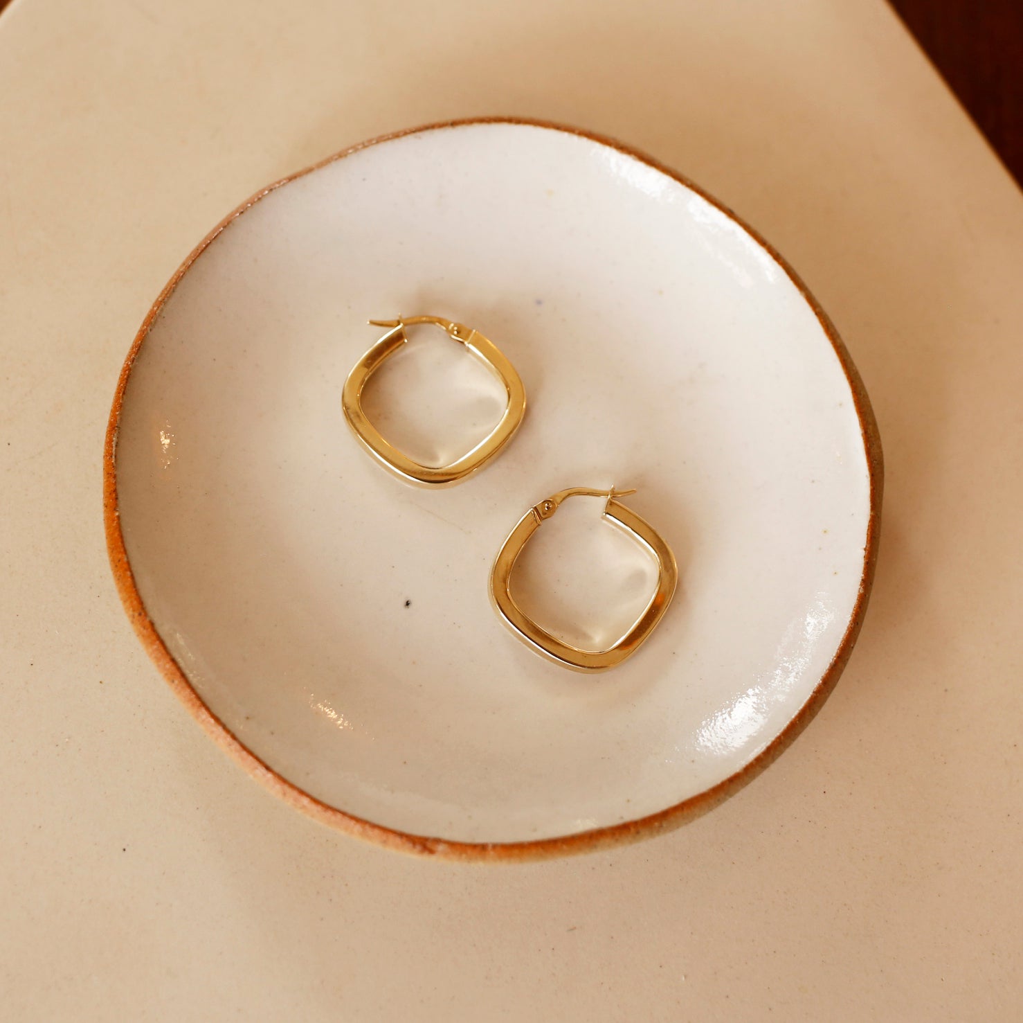 レディース ＜BONEE＞SQUARE HOOP EARRINGS GOLD PLATED