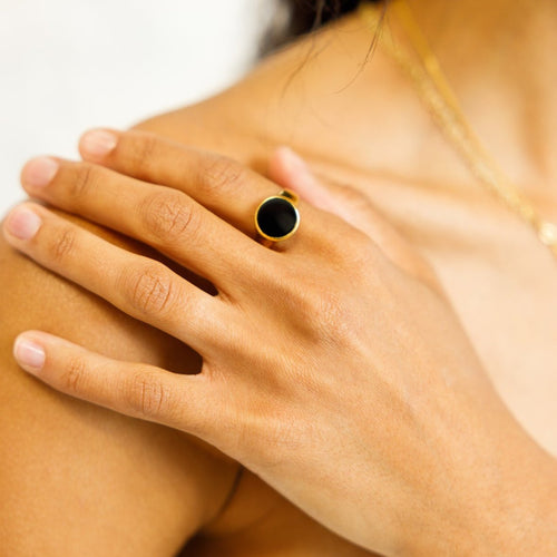 Onyx Wabi Signet Ring