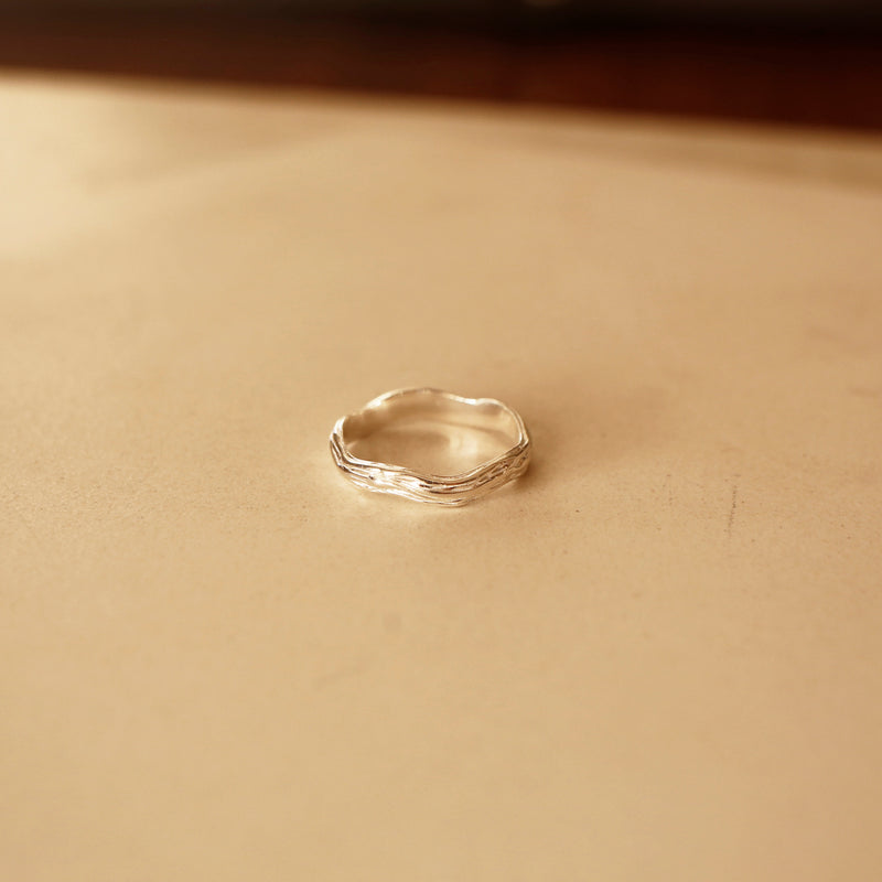 Waves Ring