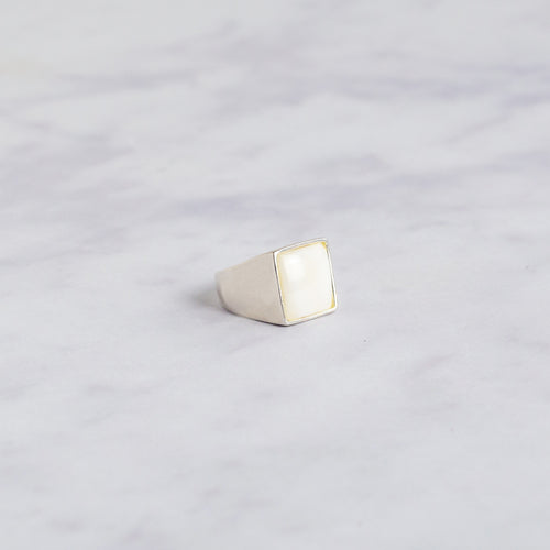 Mother of Pearl | Gin Ring